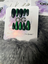Grass Green Cat eye, Almond Shape - Press on Nails |OG