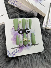 Green Bow & Bloom, Matte, coffin Shape - Press on Nails |OG