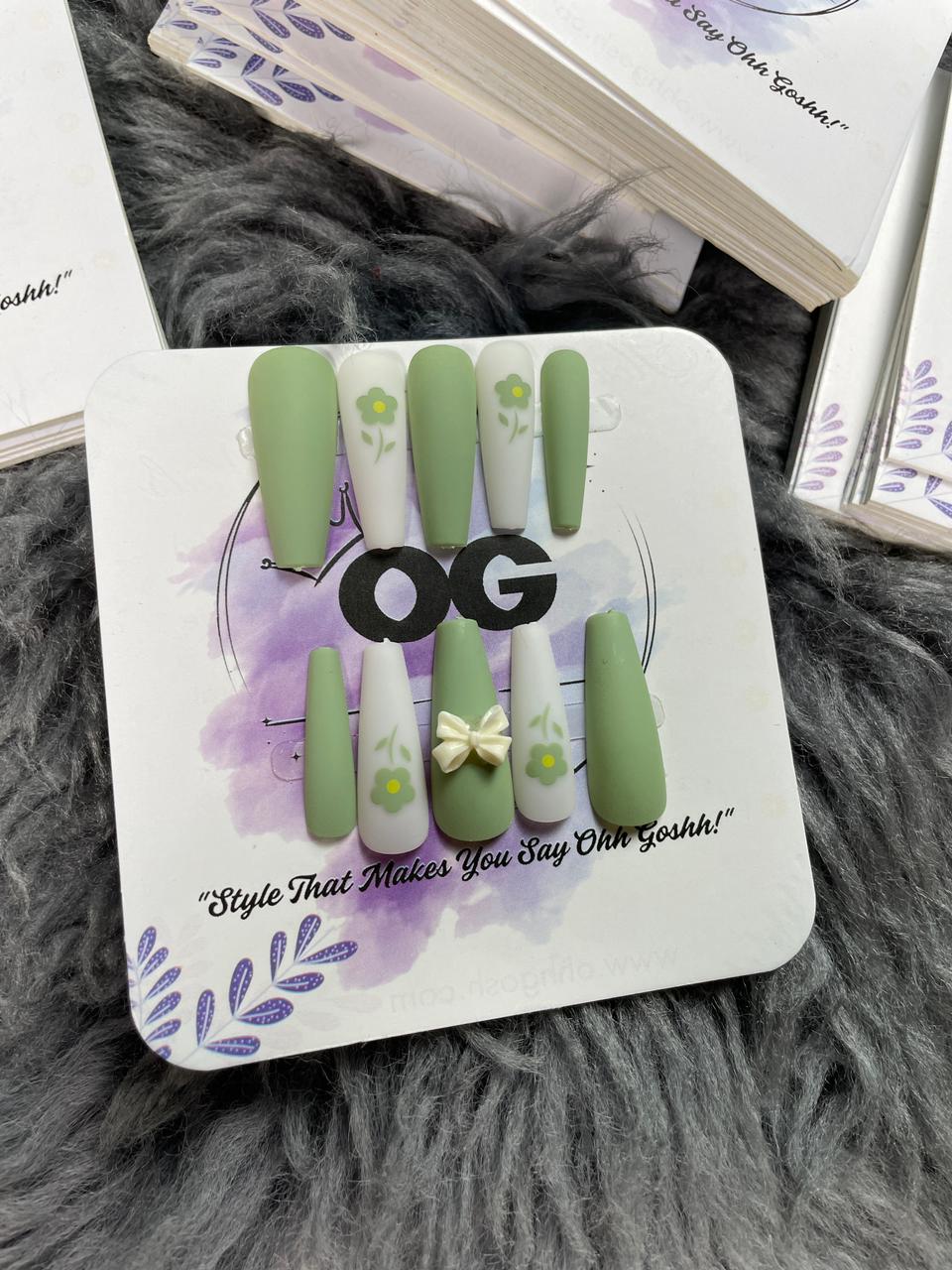 Green Bow & Bloom, Matte, coffin Shape - Press on Nails |OG
