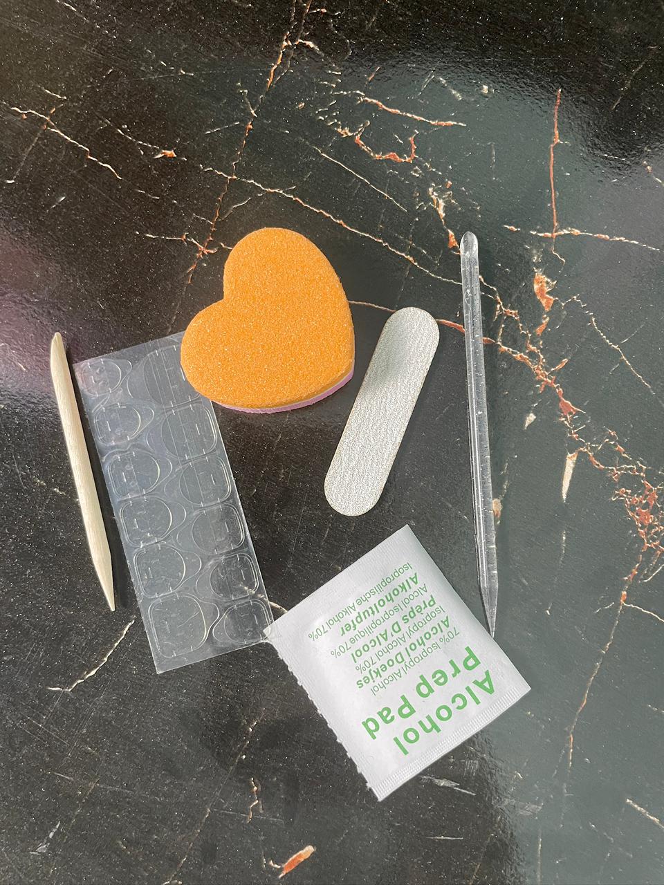 Maroon Floral Cat eye, Almond Shape - Press on Nails |OG